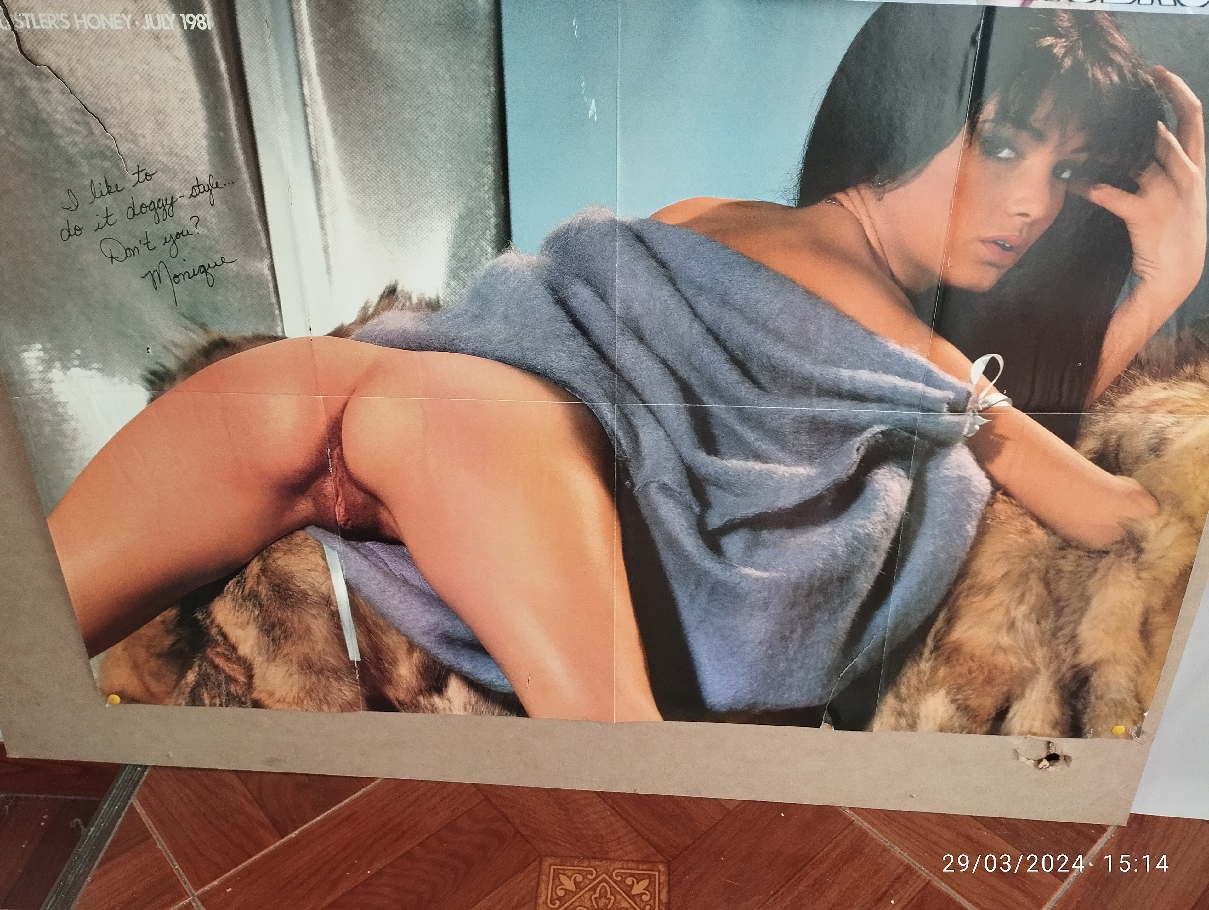 AFICHE GIGANTE 056