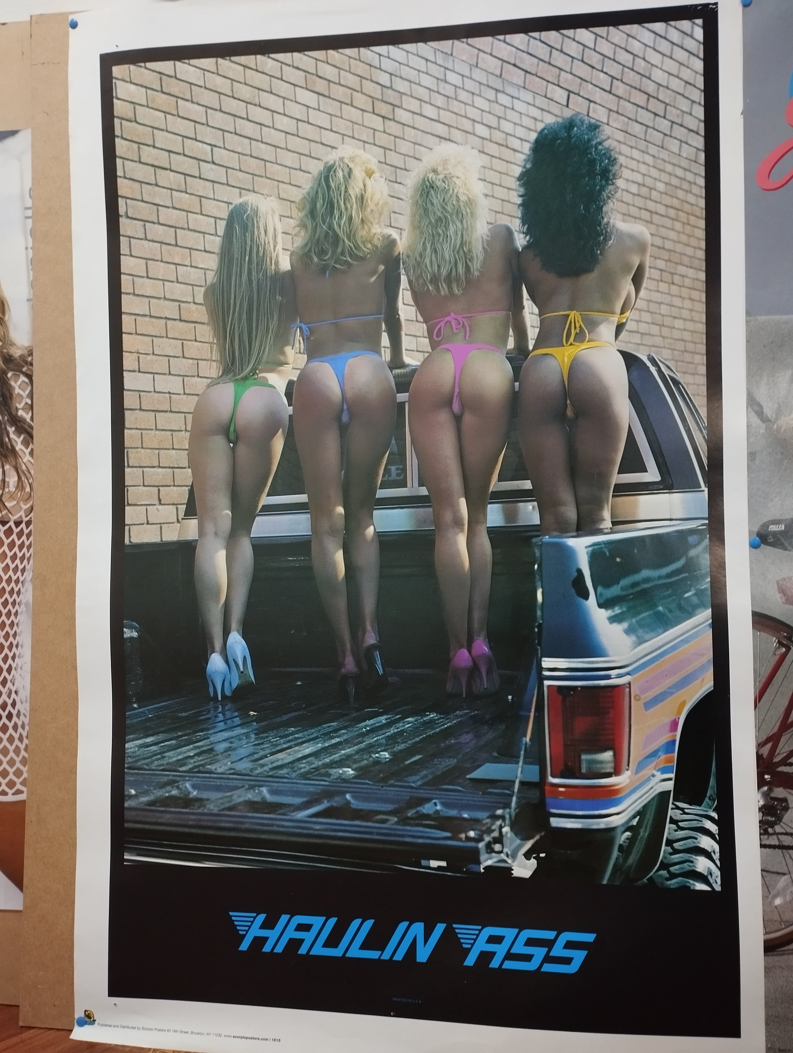 AFICHE GIGANTE 3
