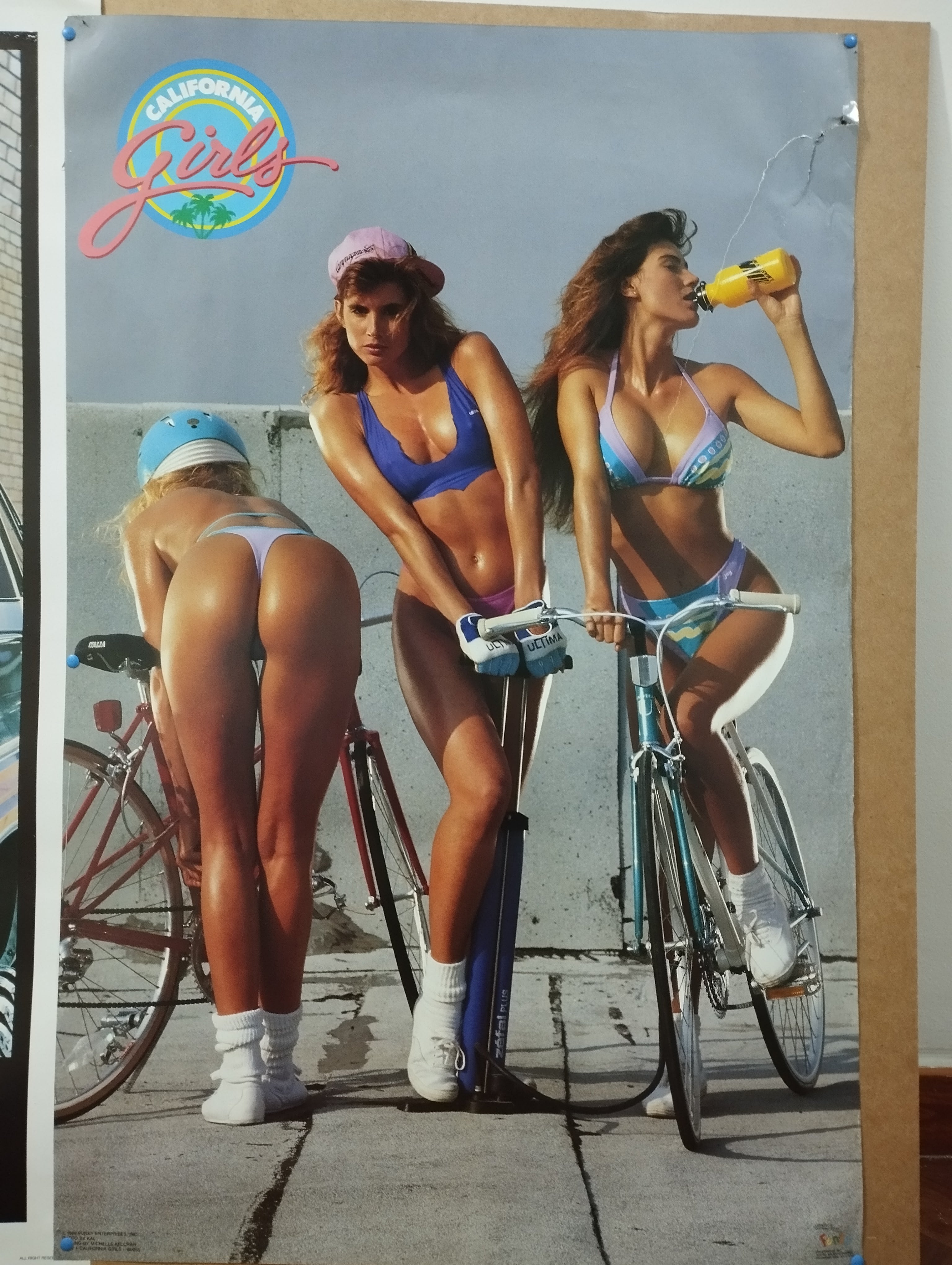 AFICHE GIGANTE 4